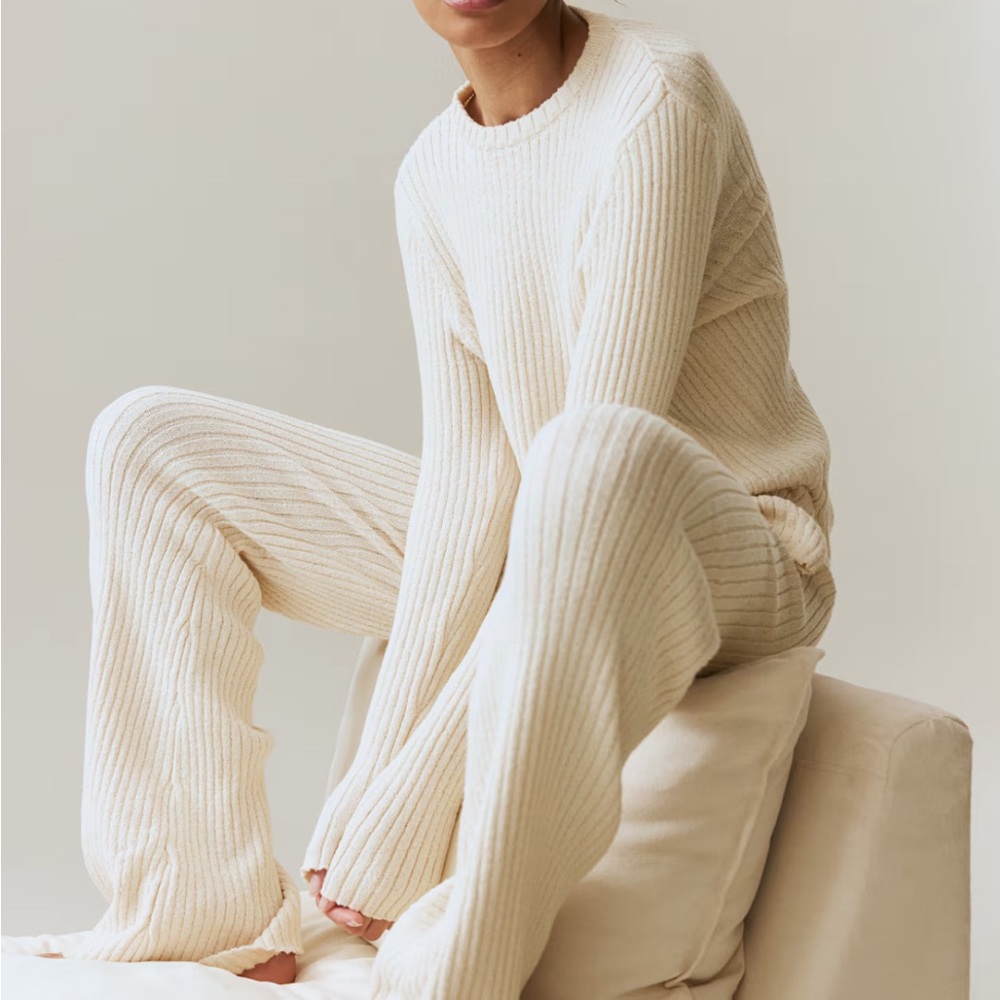 ✨✨H&M Rib Knit Top ✨✨ - Picture 6 of 17